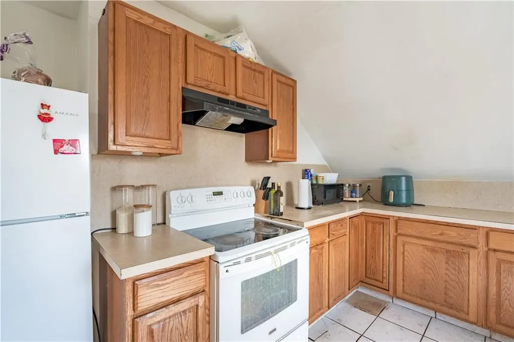56 58 Oakland Avenue Cranston RI 02910