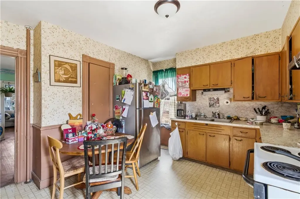 56 58 Oakland Avenue Cranston RI 02910