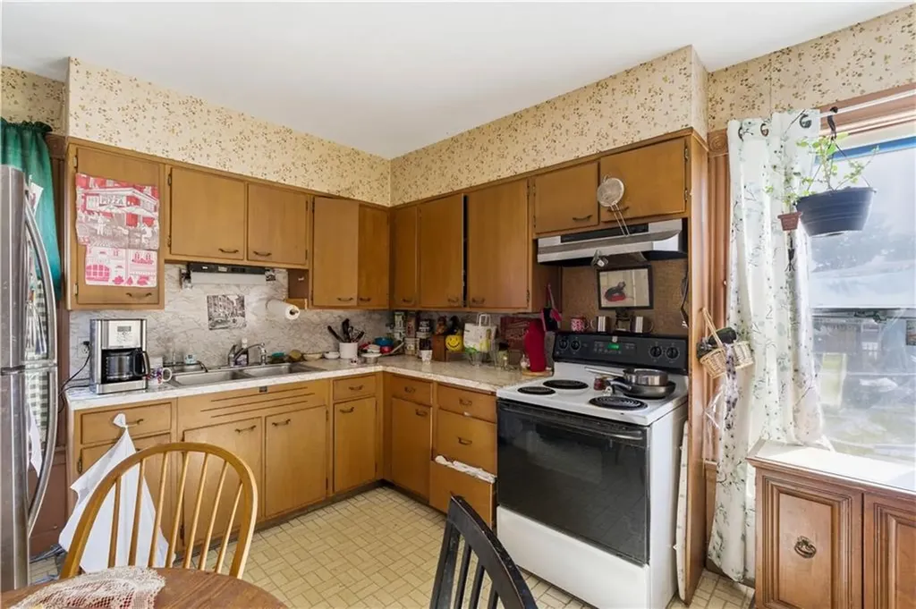 56 58 Oakland Avenue Cranston RI 02910