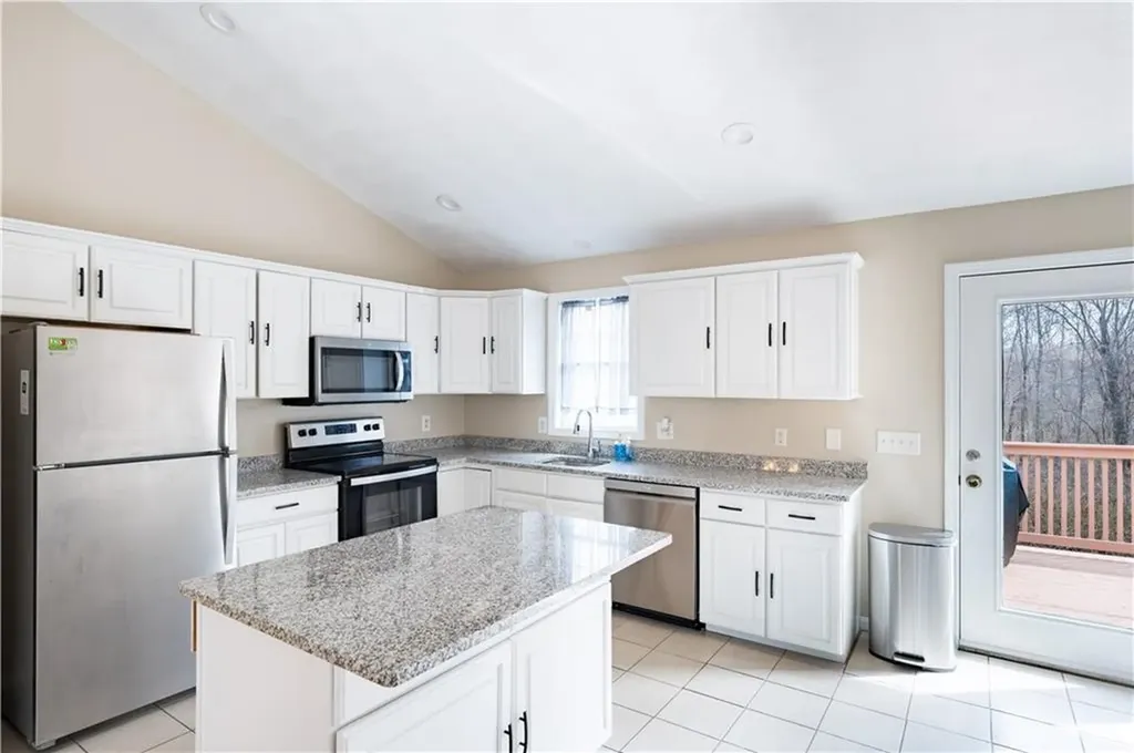 25 Belfield Drive Johnston RI 02919