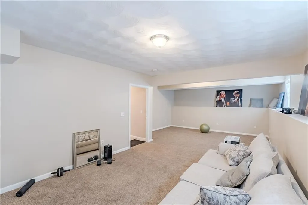 25 Belfield Drive Johnston RI 02919