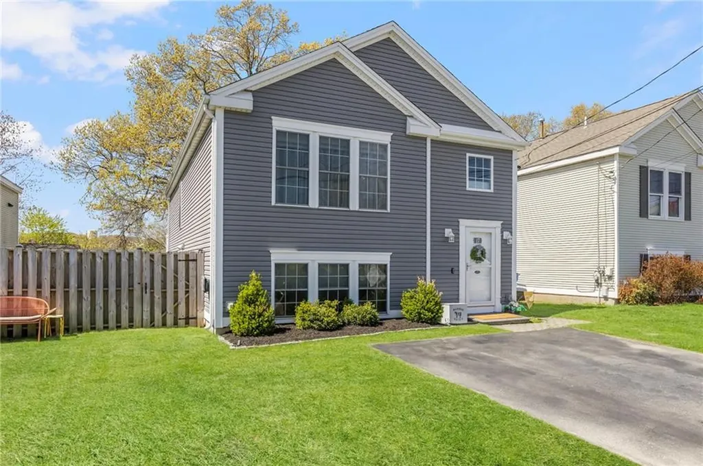 17 Plant Street Cumberland RI 02864