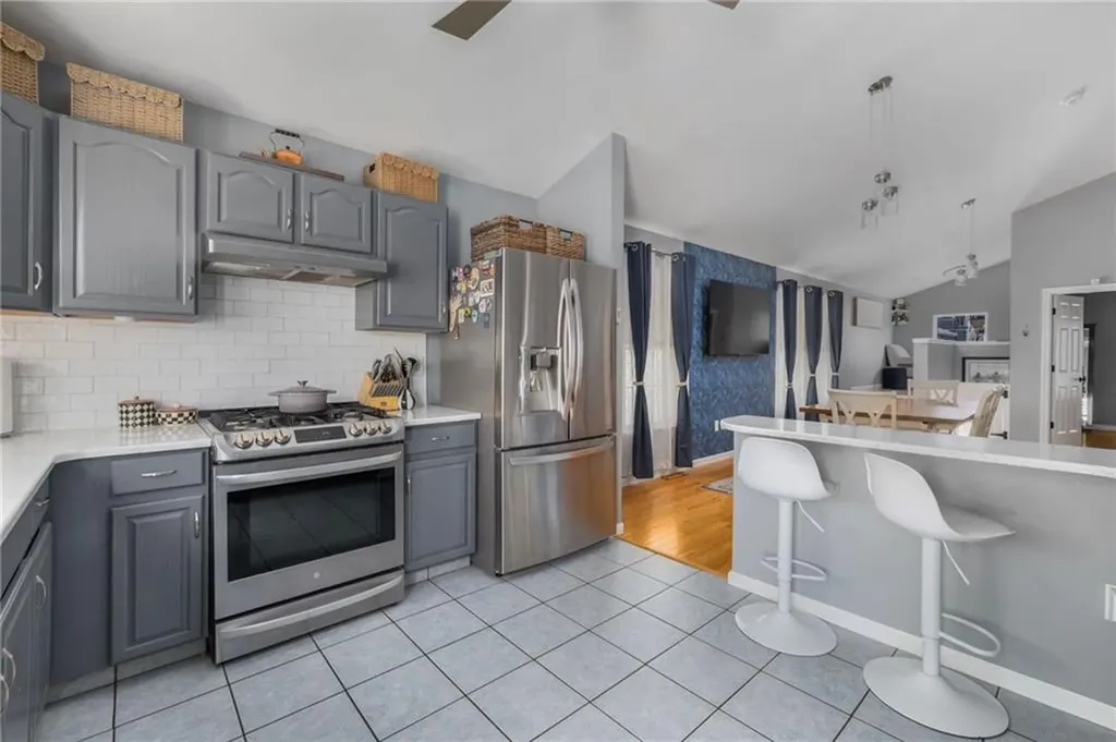 17 Plant Street Cumberland RI 02864