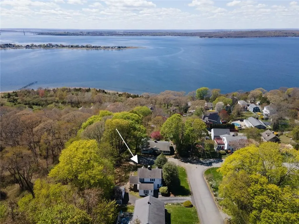 6 Miles Avenue Tiverton RI 02878