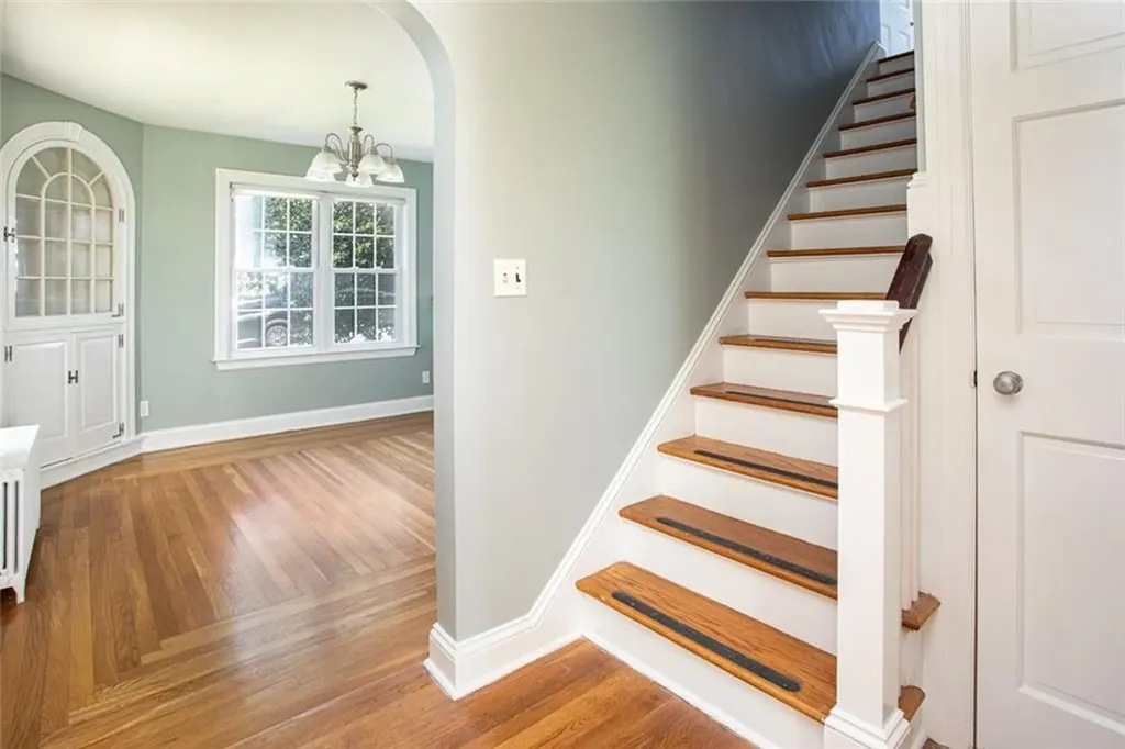 6 Miles Avenue Tiverton RI 02878