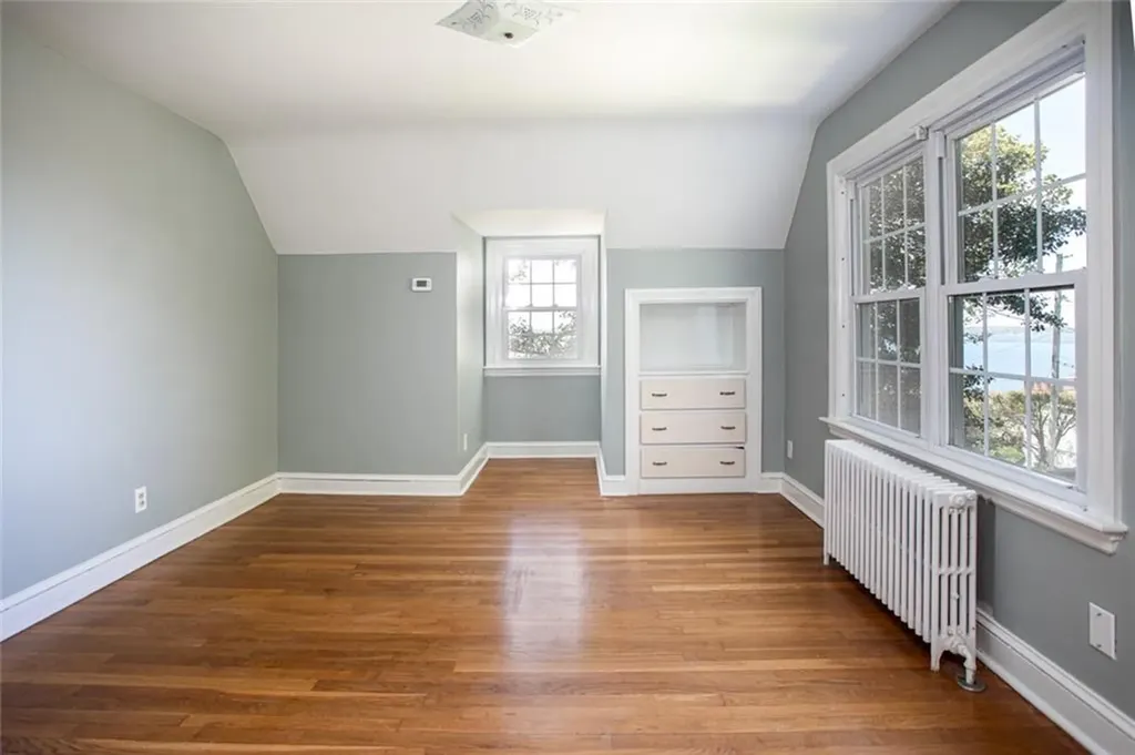 6 Miles Avenue Tiverton RI 02878