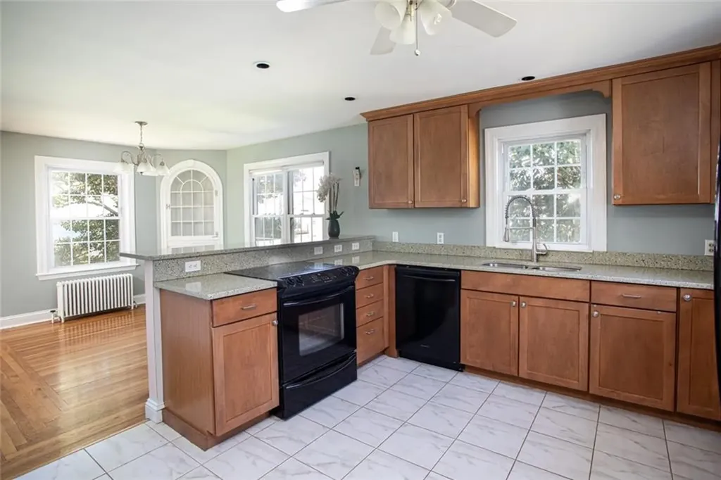 6 Miles Avenue Tiverton RI 02878