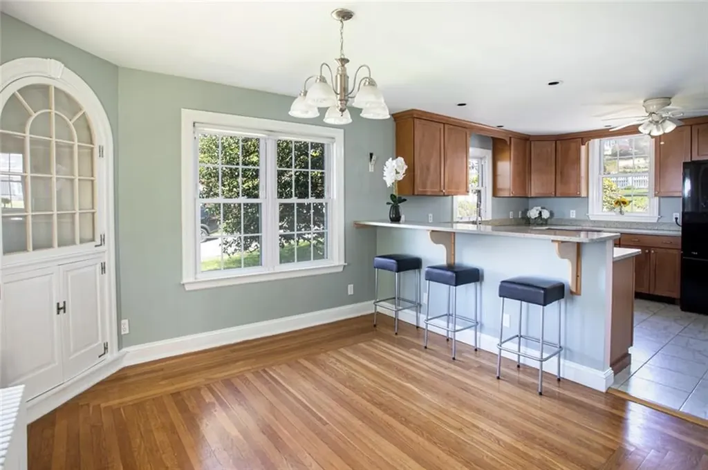 6 Miles Avenue Tiverton RI 02878