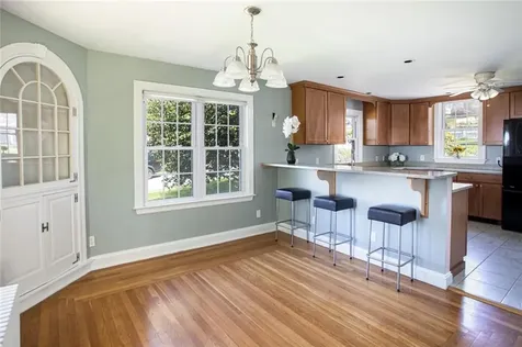 6 Miles Avenue Tiverton RI 02878