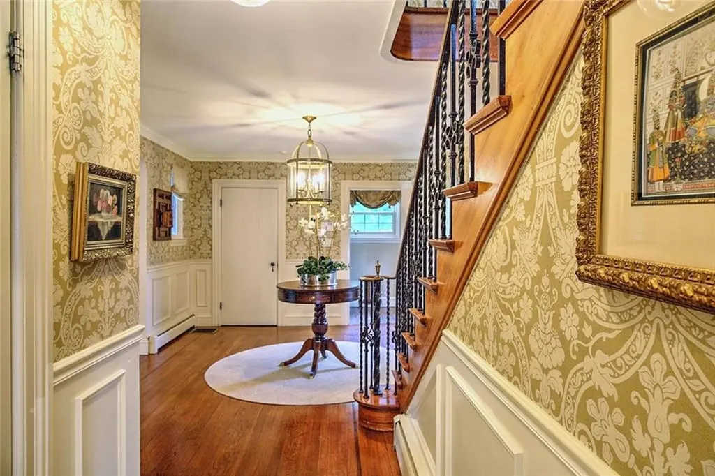 40 Dryden Avenue Pawtucket RI 02860