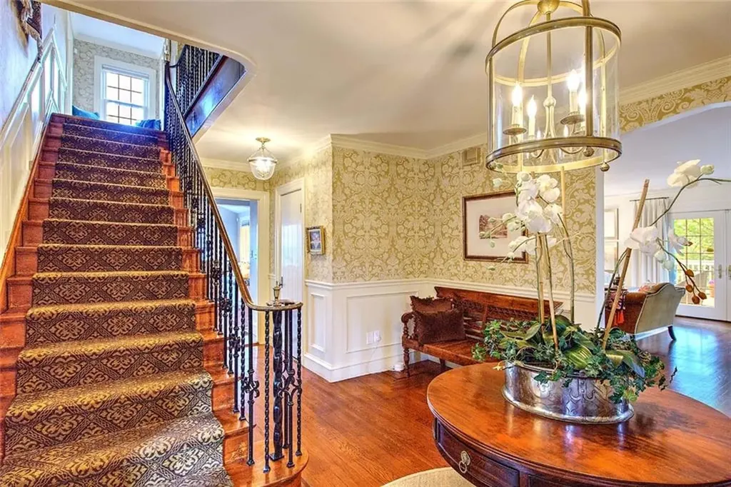 40 Dryden Avenue Pawtucket RI 02860