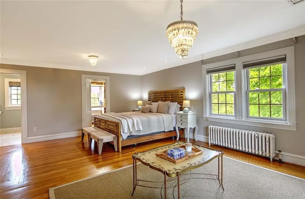 40 Dryden Avenue Pawtucket RI 02860