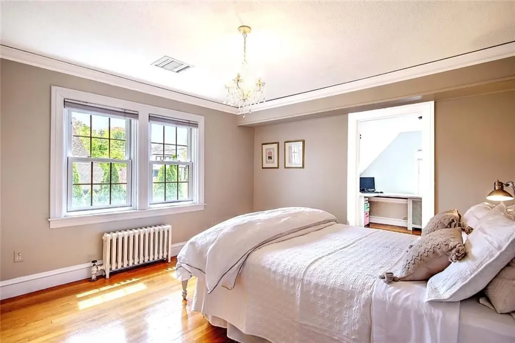 40 Dryden Avenue Pawtucket RI 02860