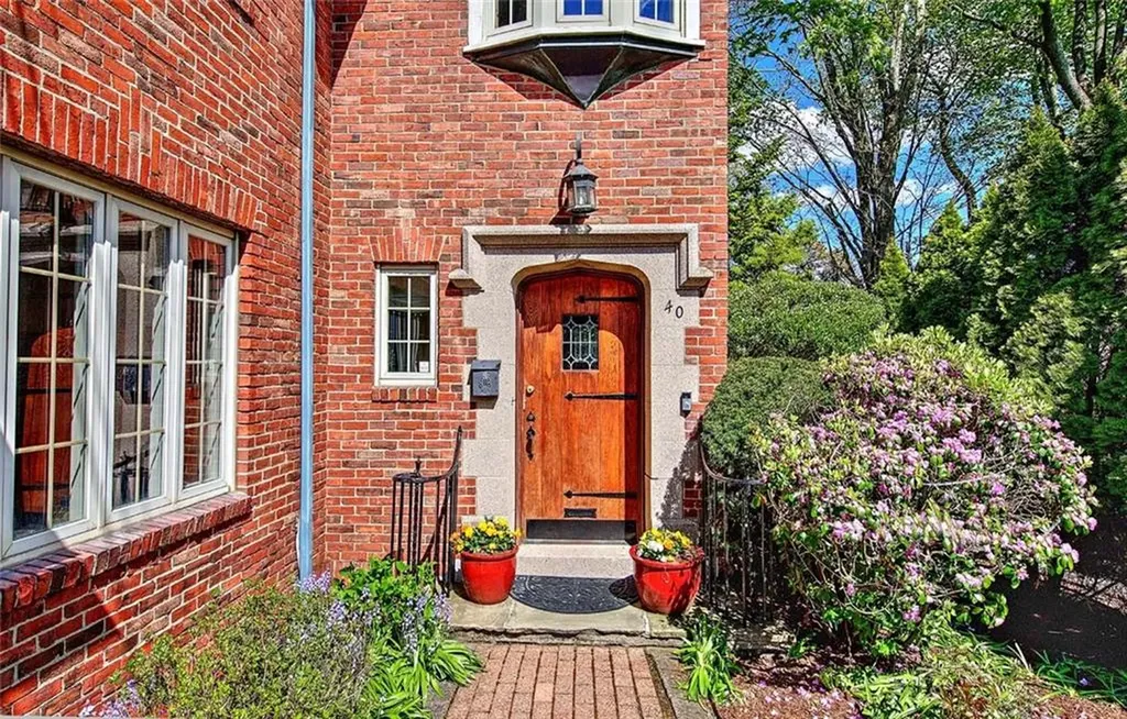 40 Dryden Avenue Pawtucket RI 02860