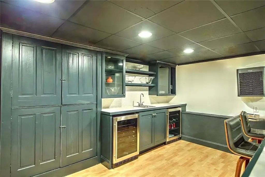 40 Dryden Avenue Pawtucket RI 02860