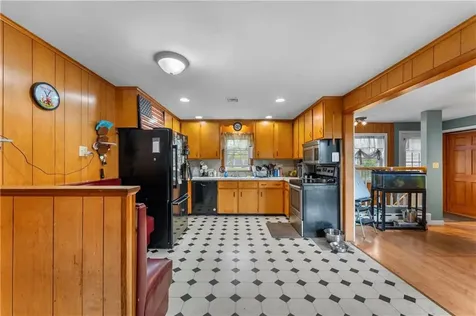 2 Burnside Avenue Seekonk MA 02771