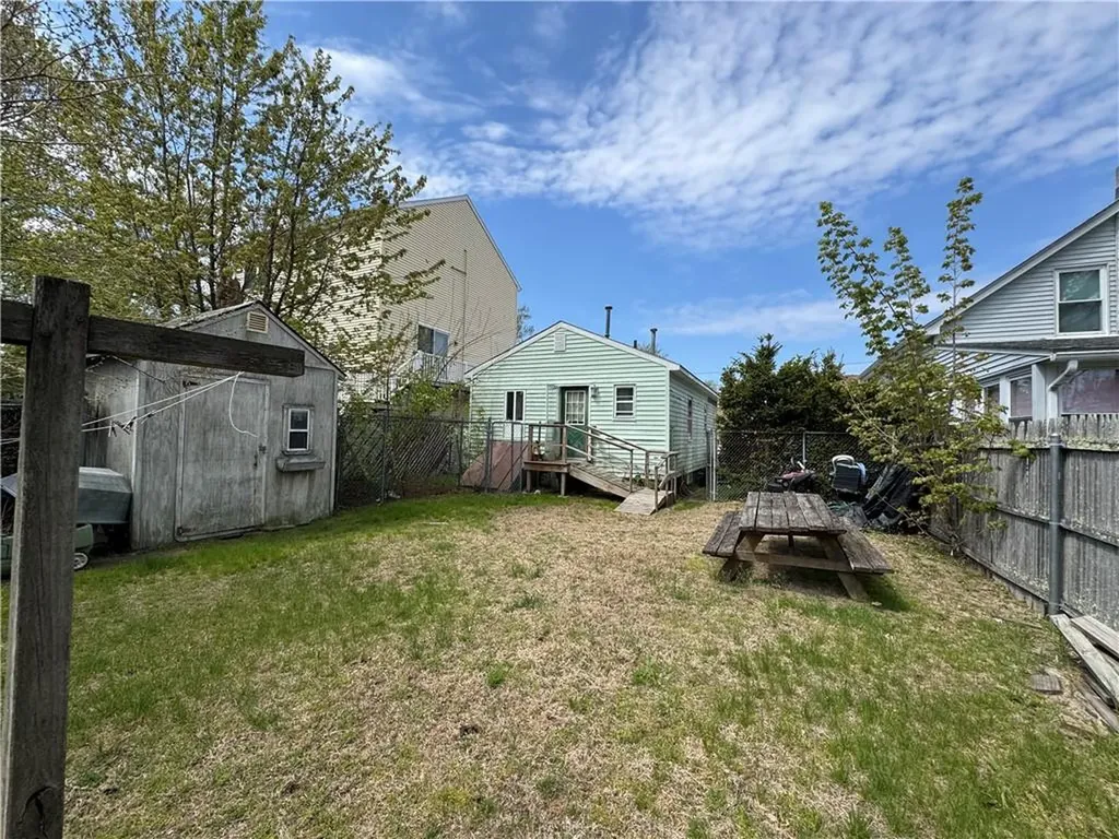 68 Uncas Street Warwick RI 02889