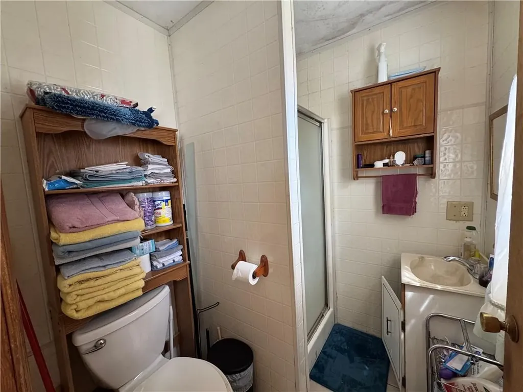 68 Uncas Street Warwick RI 02889