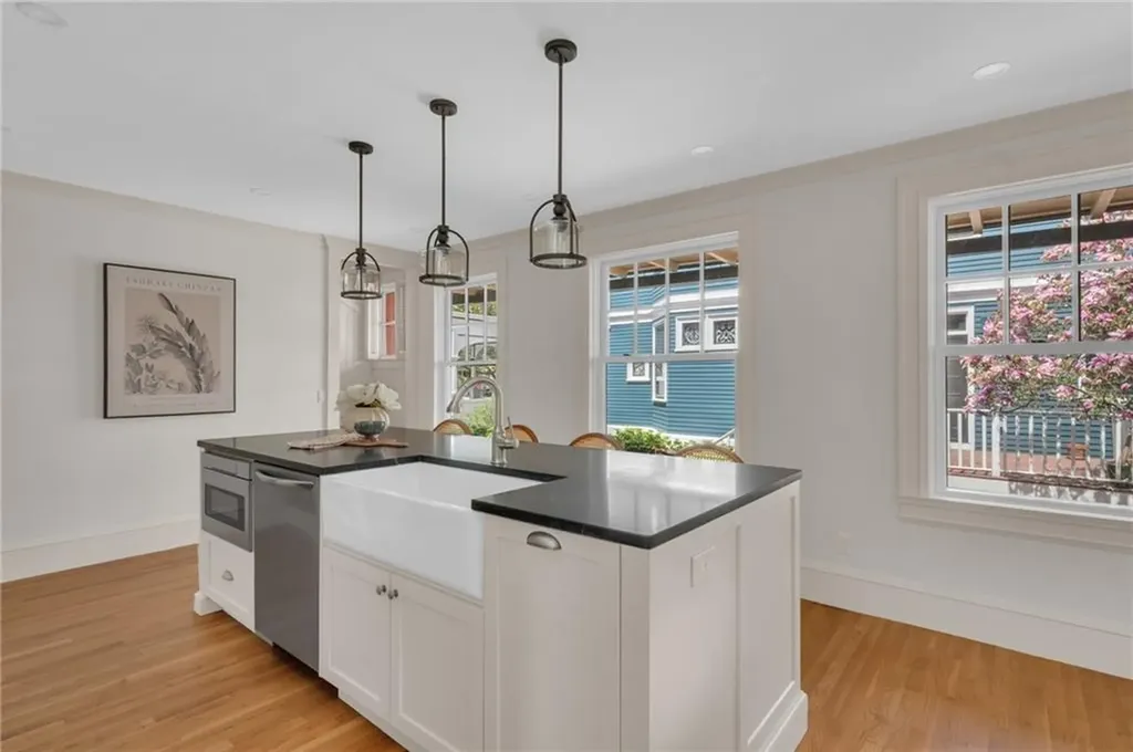 289 Wayland Avenue Providence RI 02906