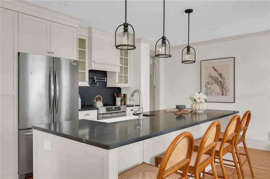 289 Wayland Avenue Providence RI 02906