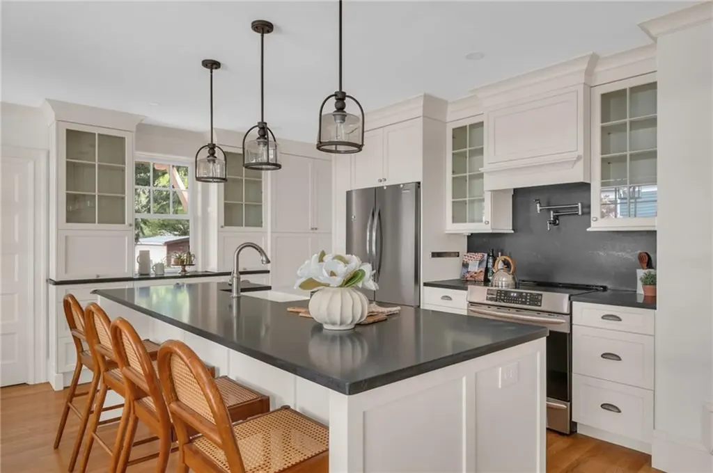 289 Wayland Avenue Providence RI 02906