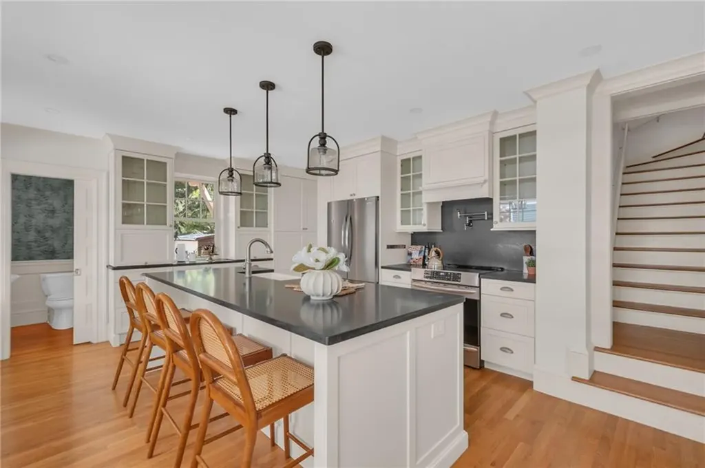 289 Wayland Avenue Providence RI 02906