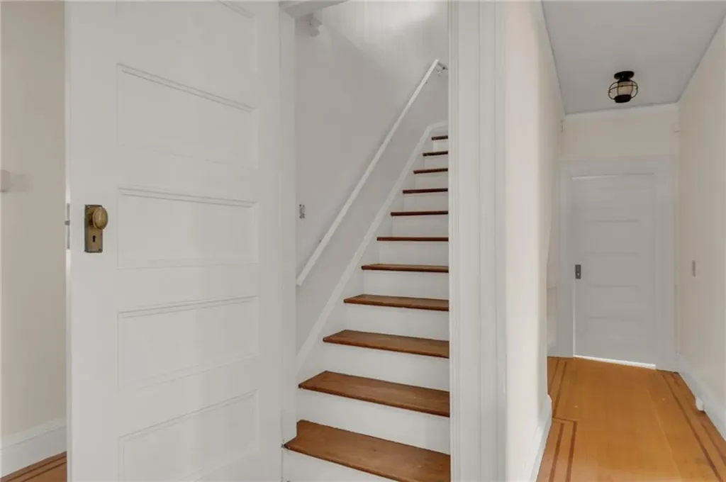 289 Wayland Avenue Providence RI 02906