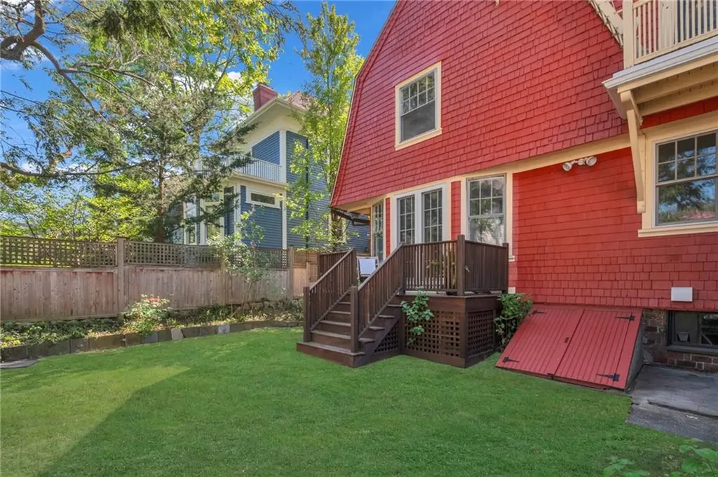 289 Wayland Avenue Providence RI 02906