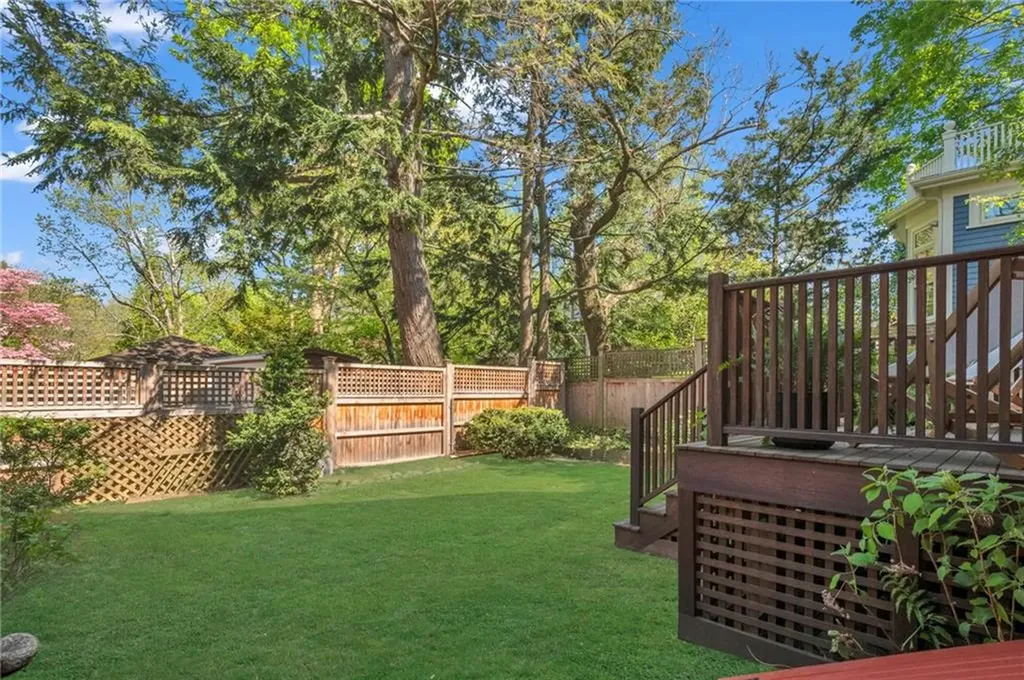 289 Wayland Avenue Providence RI 02906