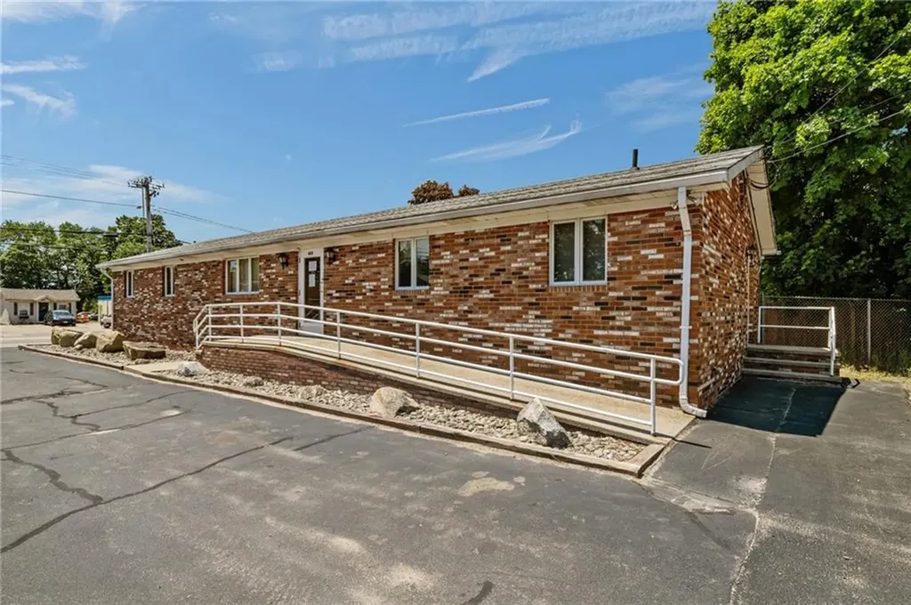 444 West Shore Road Warwick RI 02889