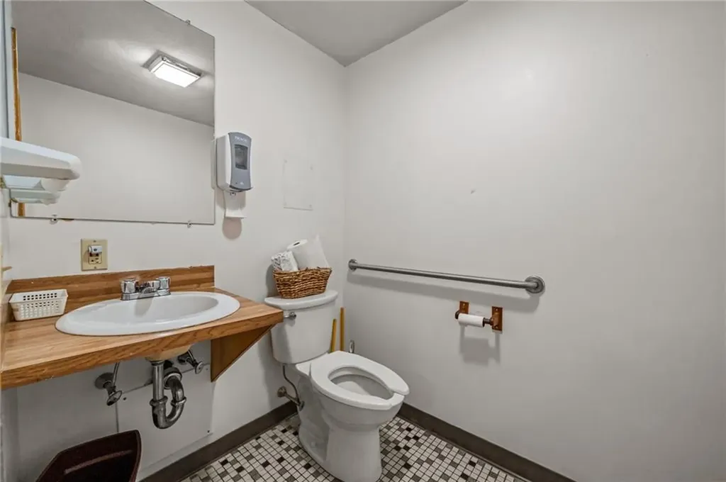 444 West Shore Road Warwick RI 02889