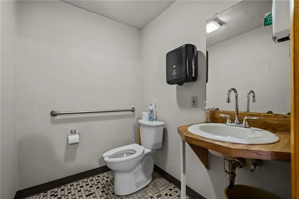 444 West Shore Road Warwick RI 02889