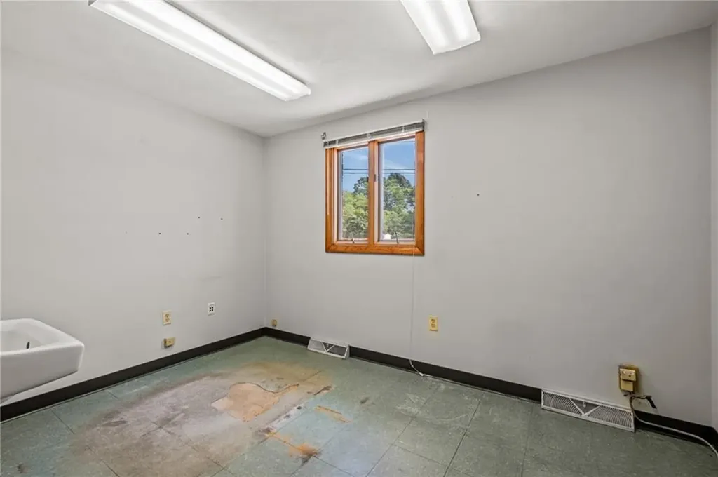 444 West Shore Road Warwick RI 02889