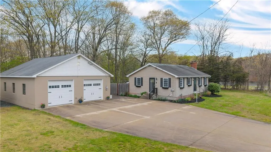 11 Crowell Street Cumberland RI 02864