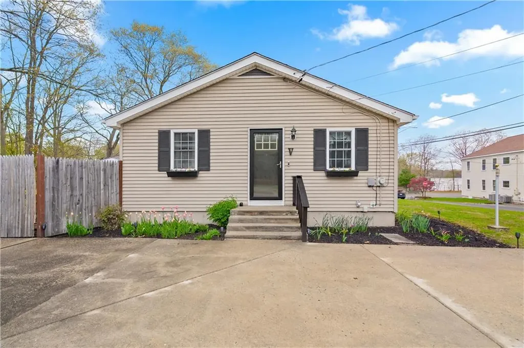 11 Crowell Street Cumberland RI 02864
