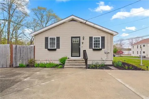 11 Crowell Street Cumberland RI 02864