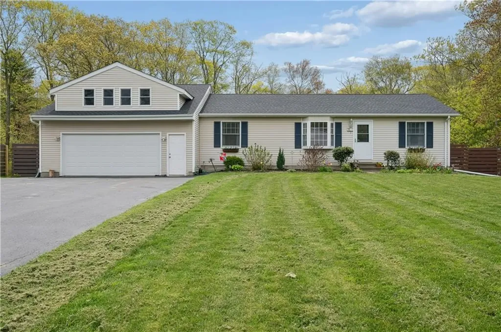 20 Oak Hill Drive Exeter RI 02822