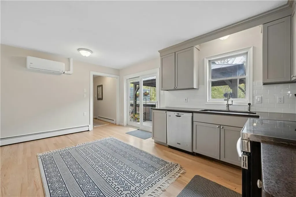 20 Oak Hill Drive Exeter RI 02822
