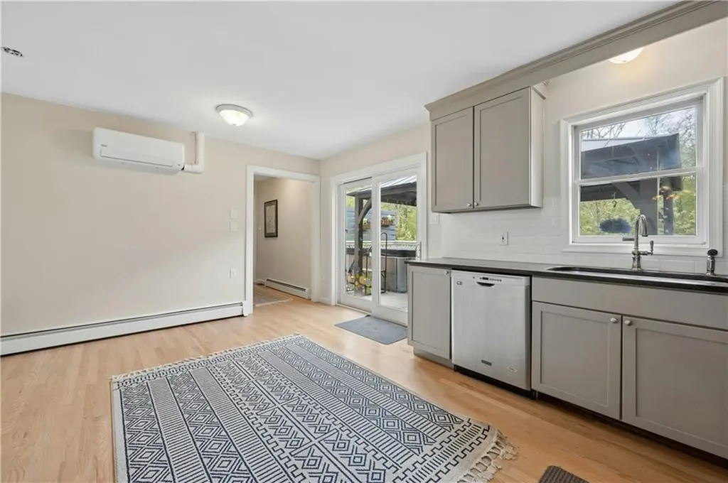 20 Oak Hill Drive Exeter RI 02822