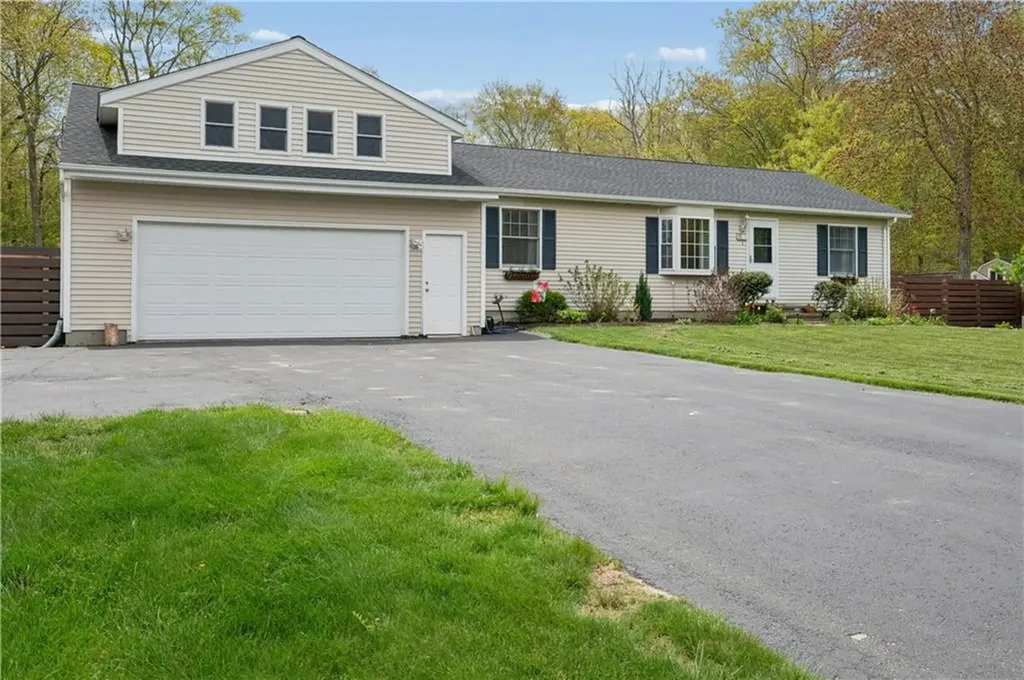 20 Oak Hill Drive Exeter RI 02822