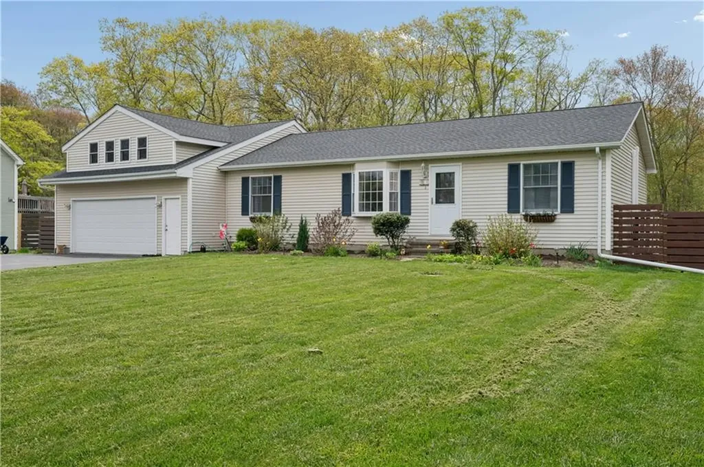 20 Oak Hill Drive Exeter RI 02822