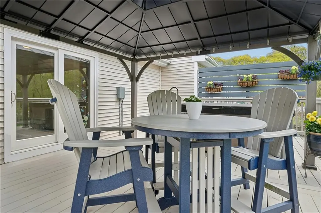 20 Oak Hill Drive Exeter RI 02822