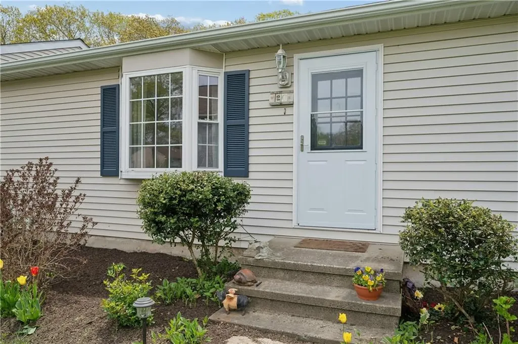 20 Oak Hill Drive Exeter RI 02822