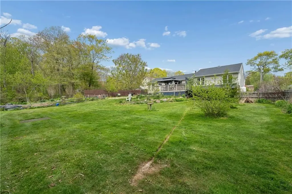 20 Oak Hill Drive Exeter RI 02822