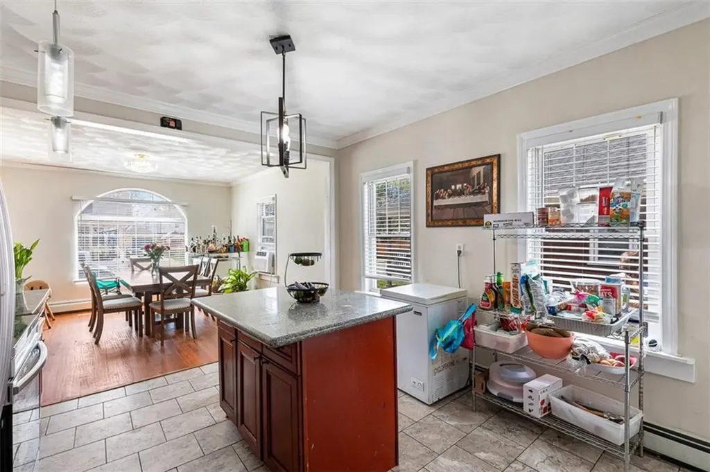 18 Hanover Avenue Pawtucket RI 02861