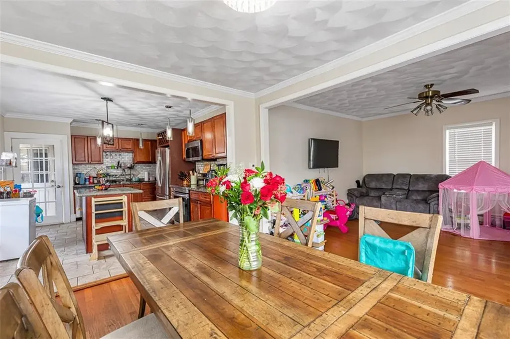 18 Hanover Avenue Pawtucket RI 02861