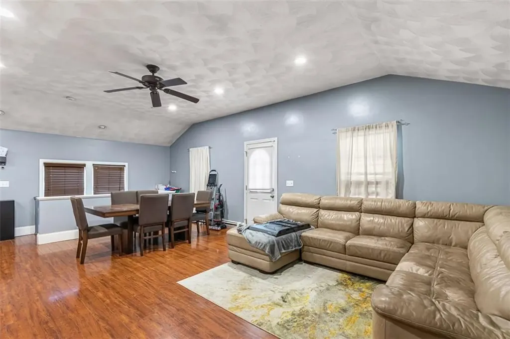 18 Hanover Avenue Pawtucket RI 02861