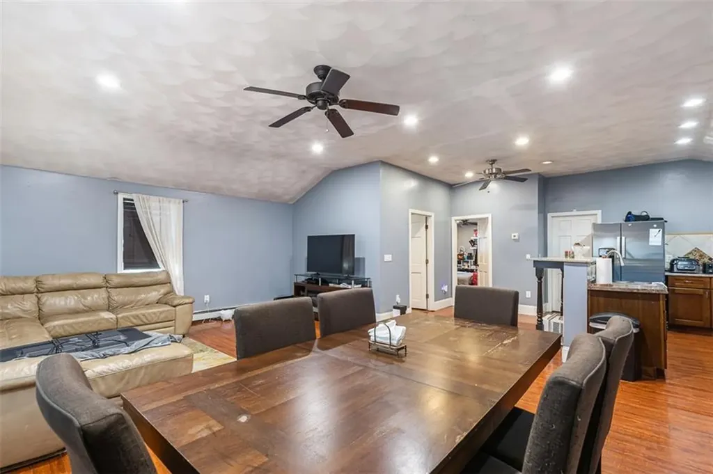 18 Hanover Avenue Pawtucket RI 02861