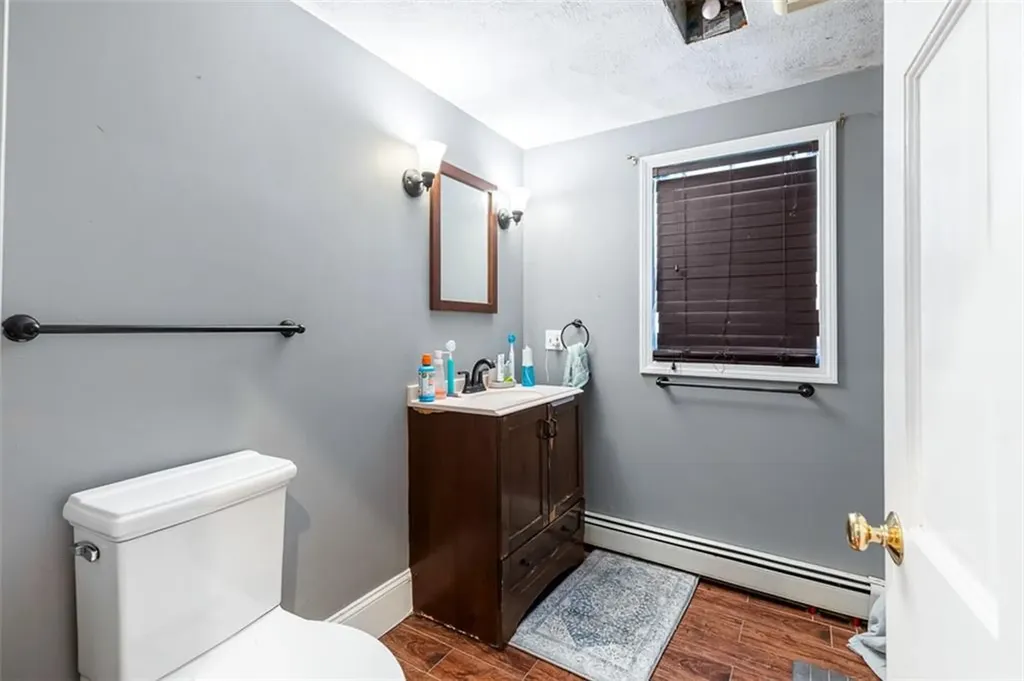 18 Hanover Avenue Pawtucket RI 02861