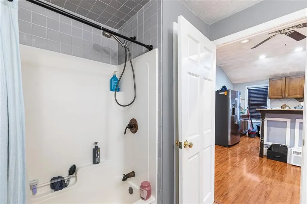 18 Hanover Avenue Pawtucket RI 02861